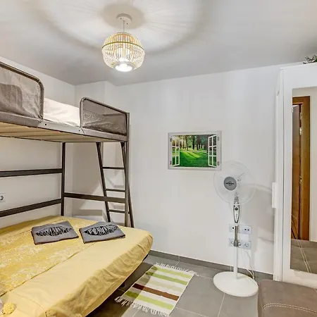 Okeanos Comfortable 2 Bedrooms Lt2