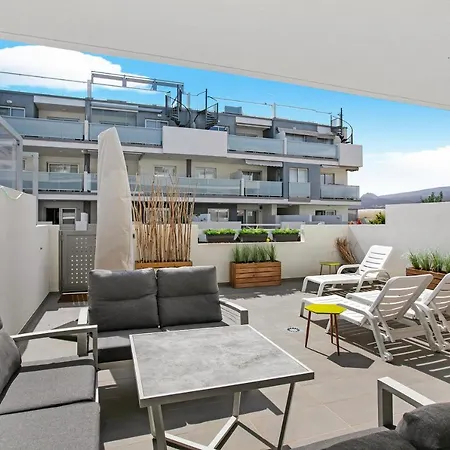 Okeanos Comfortable 2 Bedrooms Lt2 *