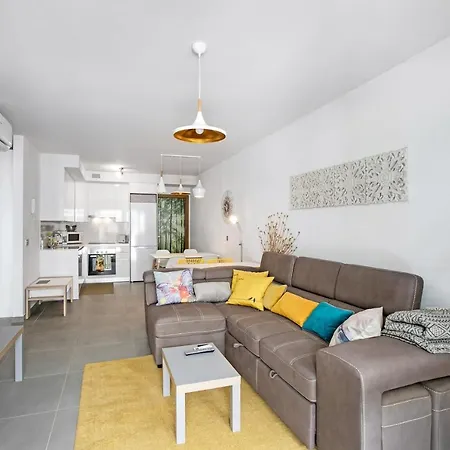 Okeanos Comfortable 2 Bedrooms Lt2 Appartement