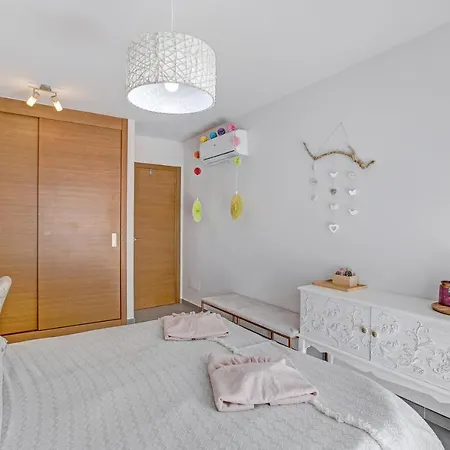 Okeanos Comfortable 2 Bedrooms Lt2 Appartement